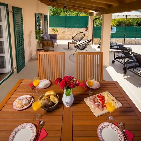 Fiorenzo House Hébergement de vacances *
